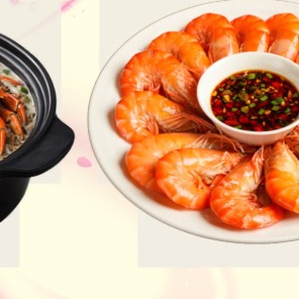 Poached live prawns